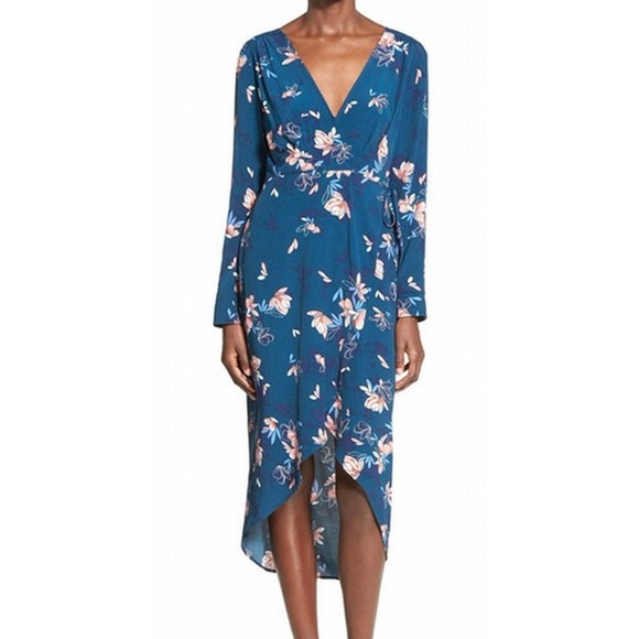 Astr Dresses & Skirts - ASTR Floral Surplice Faux-Wrap Dress Blue Size M